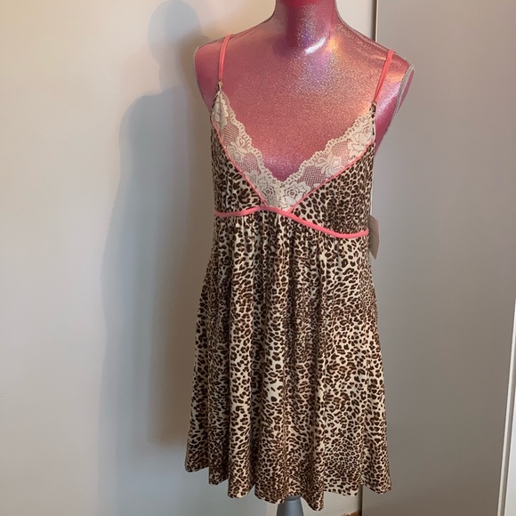 Leopard print nighty - Picture 1 of 8